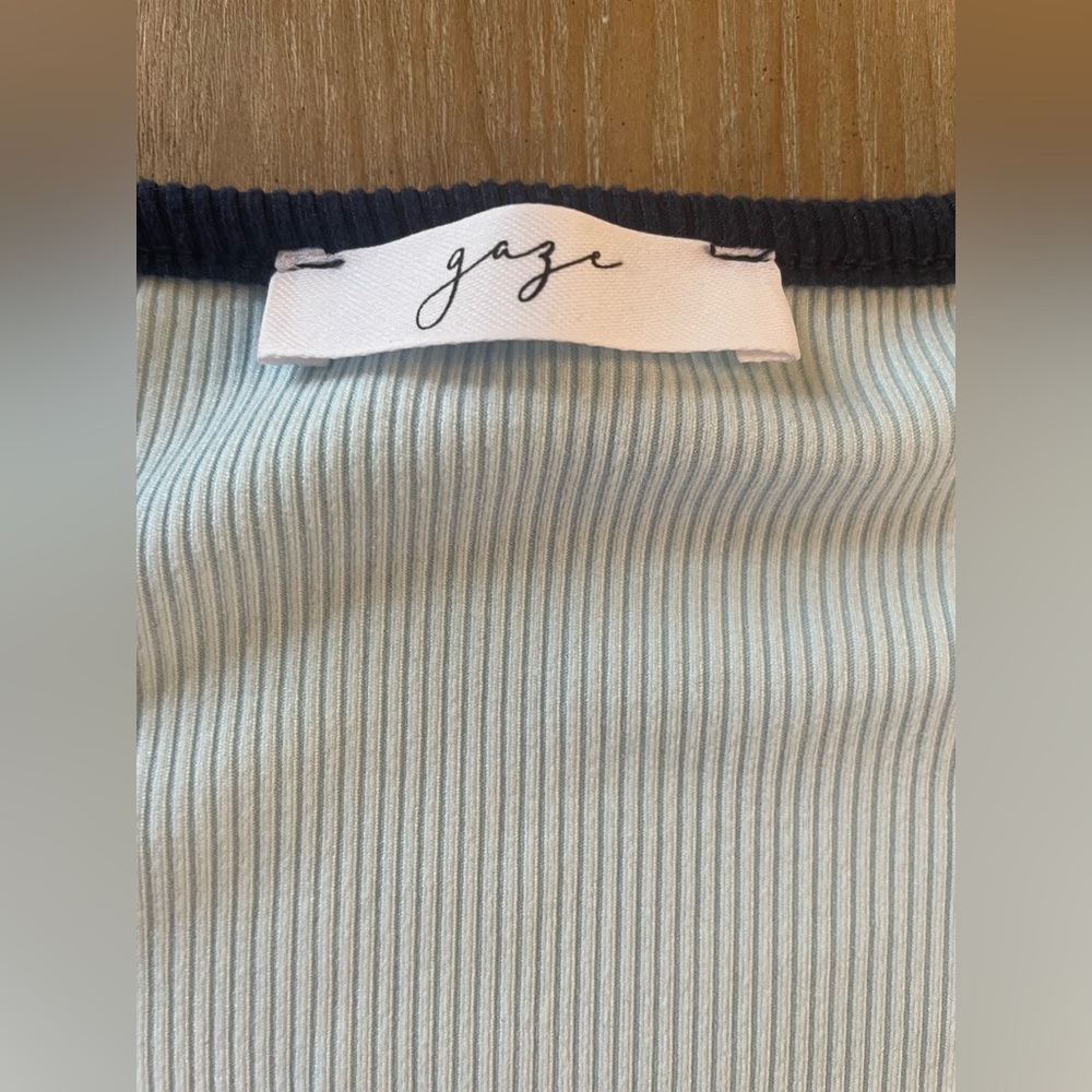 Urban Outfitters Gaze Motel Tasina Light Blue Ribbed Cropped Baby T-Shirt; M - Picture 4 of 7